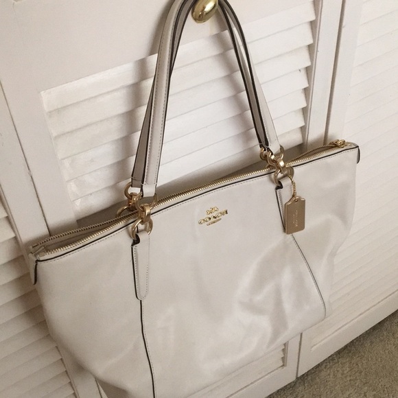 Coach Signature TOTE PM Cream/Gold - Picture 3 of 8